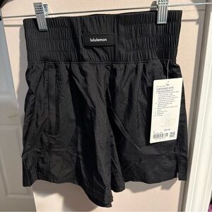 lululemon athletica Lightweight SHR Black Athletic Shorts 4” Size 2